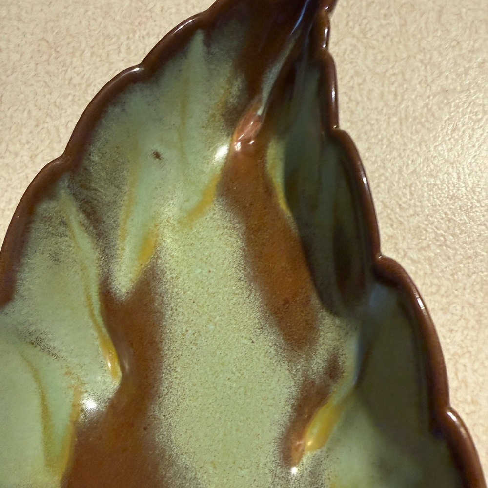 Frankoma Leaf-Shaped Pottery Dish in Green/Brown.Vintage #225. For Candy/Nuts et - Picture 2 of 7
